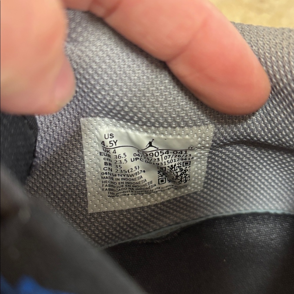 Nike Kids Shoes boys size 4.5y - Picture 8 of 12